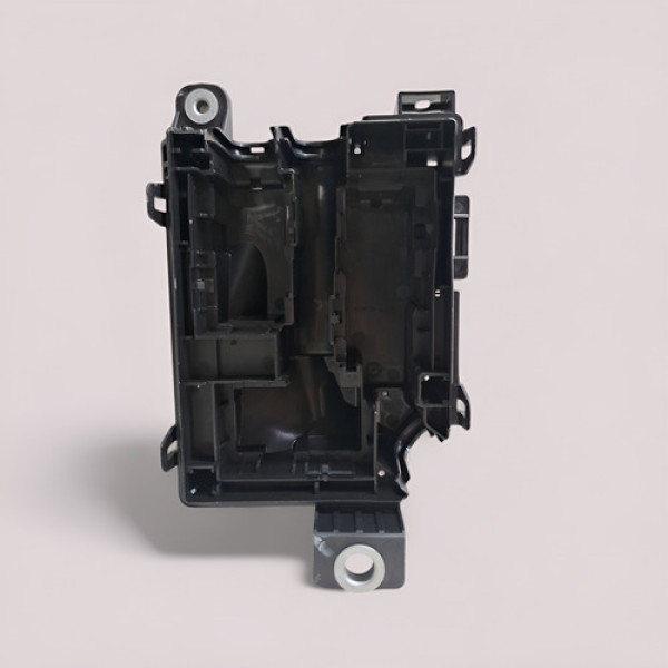 Base Suporte Caixa Fusível Motor Tracker 2020 2021 2022/