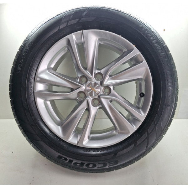 Roda Avulsa Gm Tracker 2023 Com Pneu Bridgestone 215/60/r16 Prata