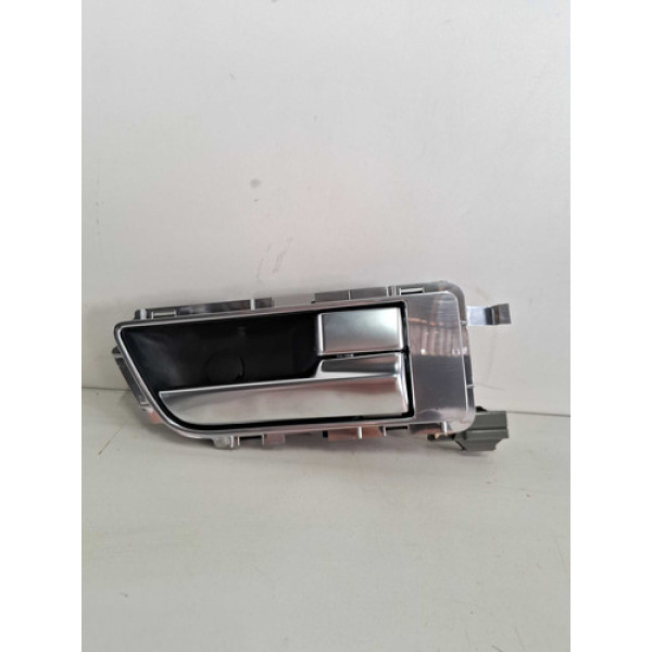 Maçaneta Interna Traseira Esquerda Discovery 4 2012 A 2016 - Cromada - Traseira