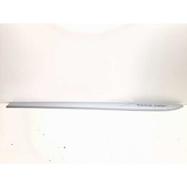 Friso Lateral Porta Dianteira Dir Gm Tracker 2020 A 2024  Prata