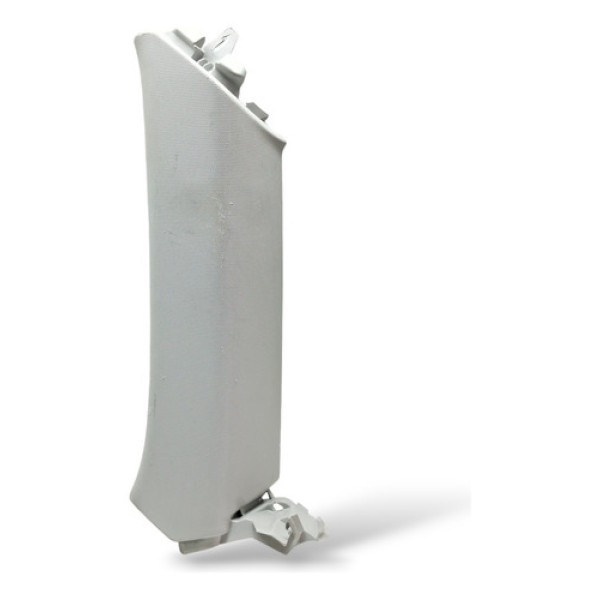 Acabamento Direito Coluna Tras Audi Q3 2015 A 2019 Detalhe