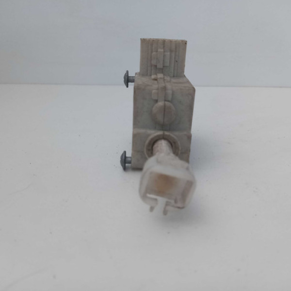 Atuador Trava Porta Mala Volkswagen Passat 2006 A 2001