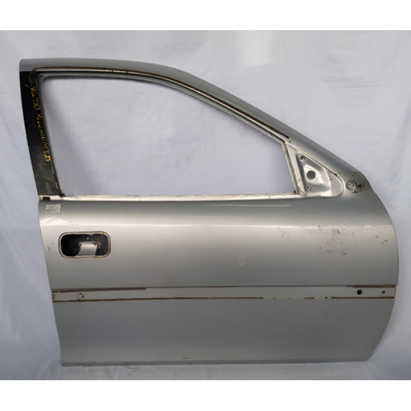 Porta Dianteira Direita Chevrolet Vectra Millenium 97 A 2003 Dianteira Original Prateado