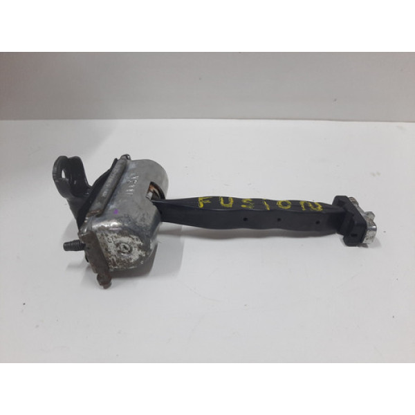 Limitador Porta Tras Esquerda Fusion Titanium 14 A 28 Detalh