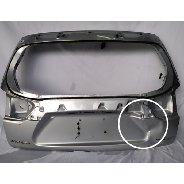 Tampa Traseira Mitsubishi Outlander 2008 A 2010 Com Detalhes Prateado