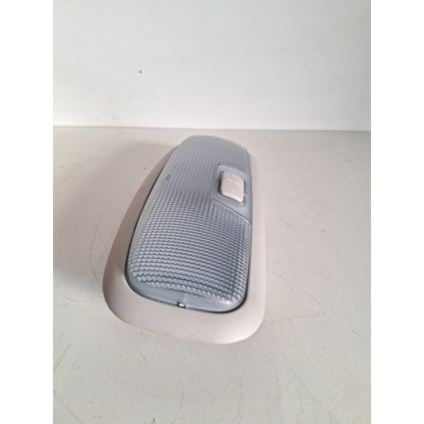 Luz Cortesia Ford Ka 2015 A 2021 Detalhe 