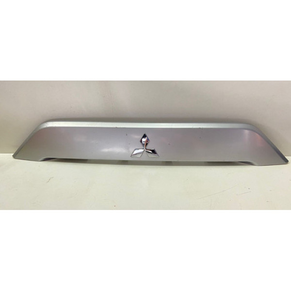 Friso Tampa Traseira Mitsubishi Outlander 3.0 V6 2008