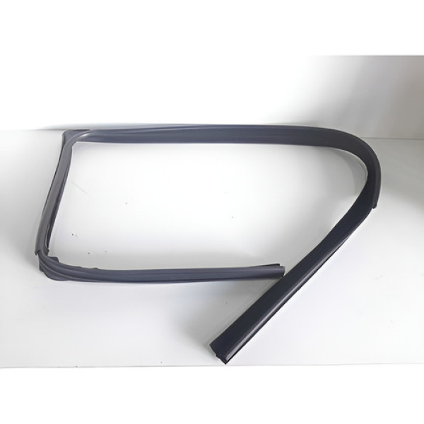 Canaleta Vidro Porta Dia Esq Sandero Até 14 Duster Oroch 12/ Preto