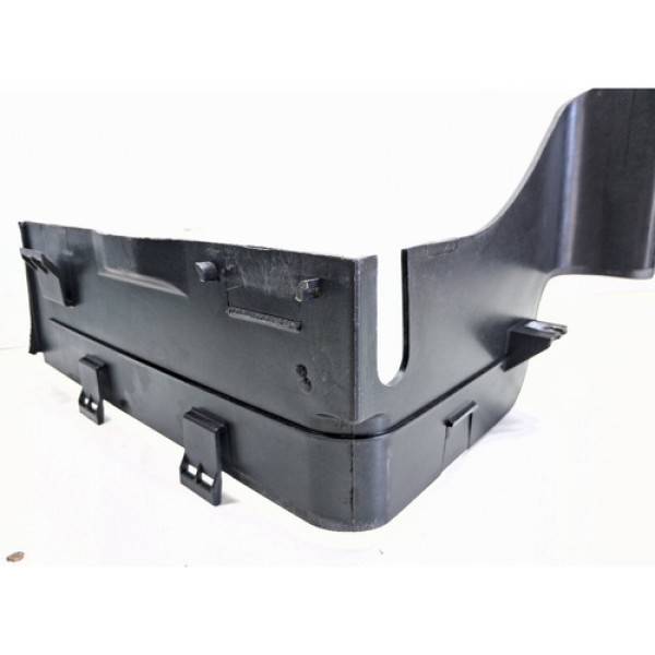 Acabamento Base Bateria Discovery 3 2.7 V6 Diesel 2005 A 09