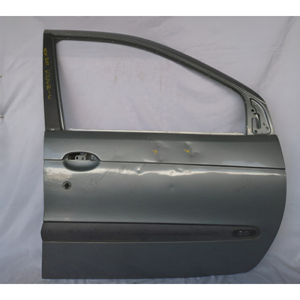 Porta Dianteira Direita Renault Scenic 98 A 05 Com Detalhes  - Dianteira - Direito - Prateado