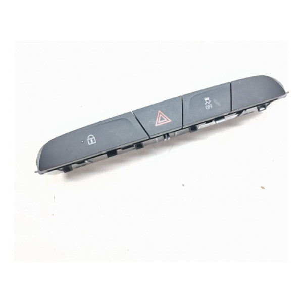 Botão Pisca Alerta Trava Tracker 2020 2021 2022/ Preto