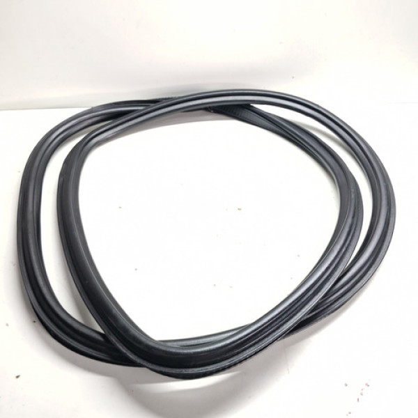 Borracha Porta Traseira Esquer Audi Q3 13/19 Detalhe  Preto