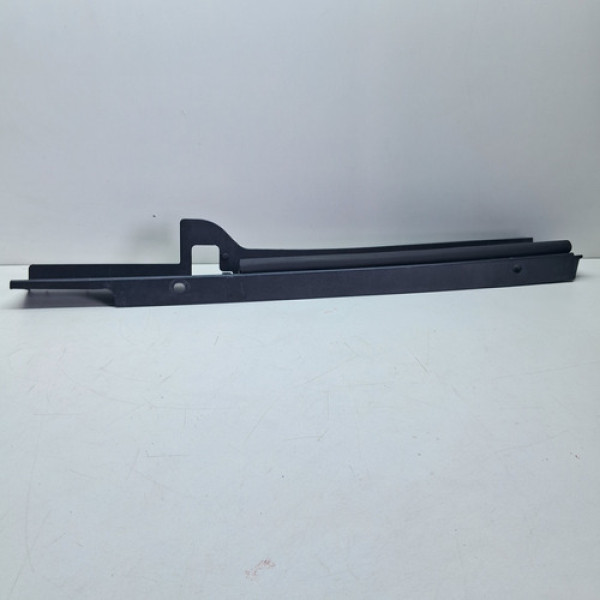 Acabamento Cobertura Parabarro Direito Azera 3.0 2012 A 16