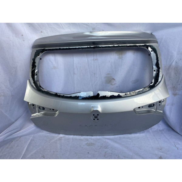 Tampa Traseira Sandero 2015 2016 A 2020 S/ Furo Aerofólio Prata