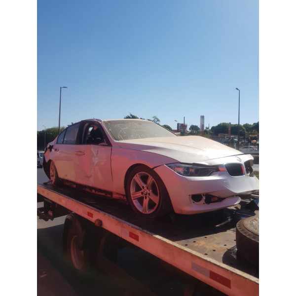 Sucata BMW 320i 2.0 Active Flex 2014/15 - Para retirada de peças